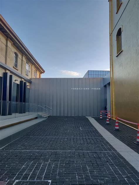 fondazione prada dove si trova|prada gallery milan.